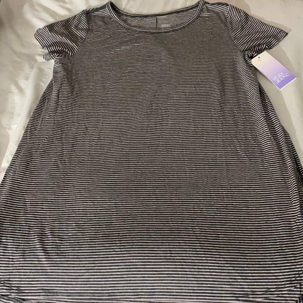 2/$20.  Side Slit XS Maternity Top NWT Spring Summer Stripes Fall Casual